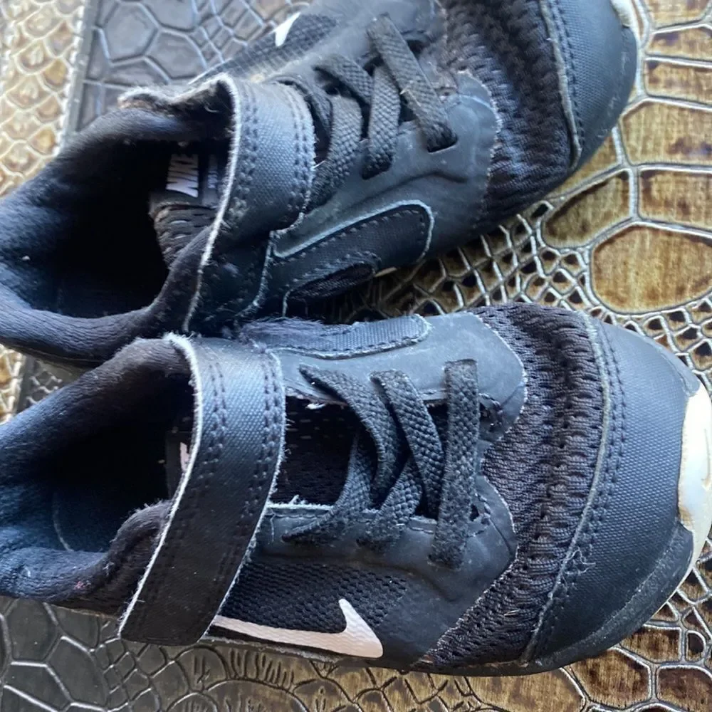 Nike Boys shoes black 8C